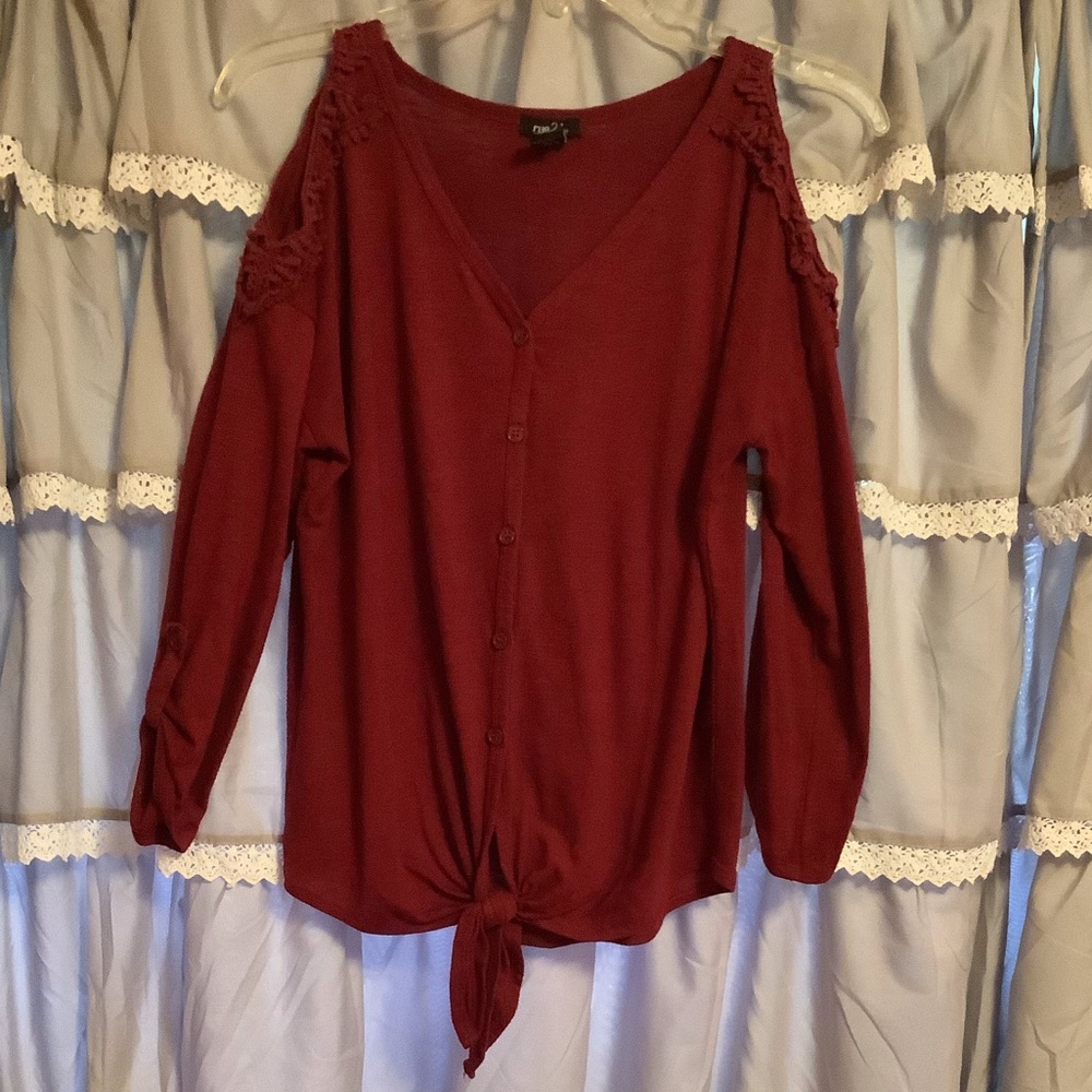Rue21  cold shoulder top small